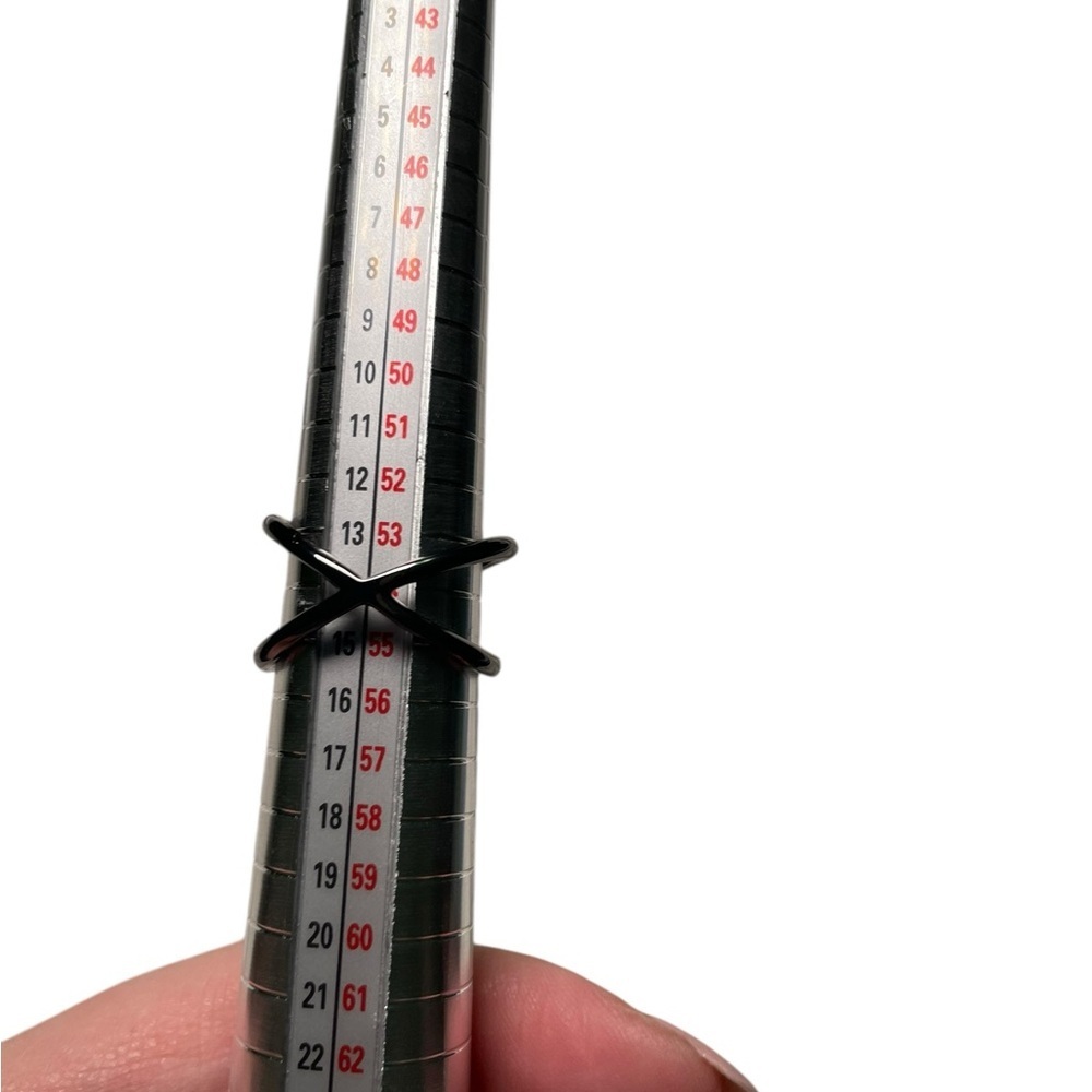 Lisa Freede Gunmetal Silver Cubic Zorconia X Shape Ring Size 7 - Picture 4 of 5